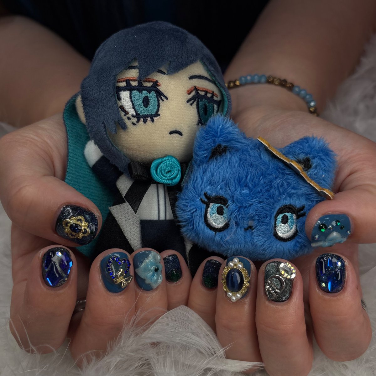 Srx4mTlwwx68748's tweet photo. 私、美容師なんですけども。
少し歌の活動してるお客様に
Adoさんのライブ27曲すごかった💙
って話しをしたら……

｢でもAdo半分くらい音源流してるんだよ。見えないからわからないでょ。｣
と、意味わからん嫌味言われ、
危うくカラー剤を顔まで塗る所でしたが、耐えました。
誰か褒めてʚ̴̶̷̆_ʚ̴̶̷̆ https://t.co/8dlNMB7aIi