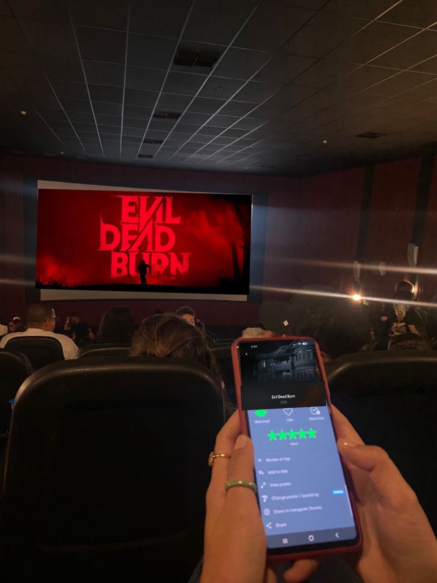 KI11ERKLOWNS's tweet photo. good morning to everyone who is going to see evil dead burn https://t.co/HoThcz4UUx