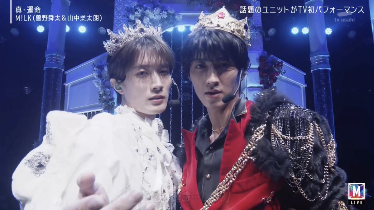 j5ii71's tweet photo. ほんまにビジュ神でありがとう😭😭😭
このパフォーマンスの時と普段の時の表情の差が激メロすぎるほんまに😭😭😭😭

 #マジやわしゅんデスティニー https://t.co/wXPgnPTOiU