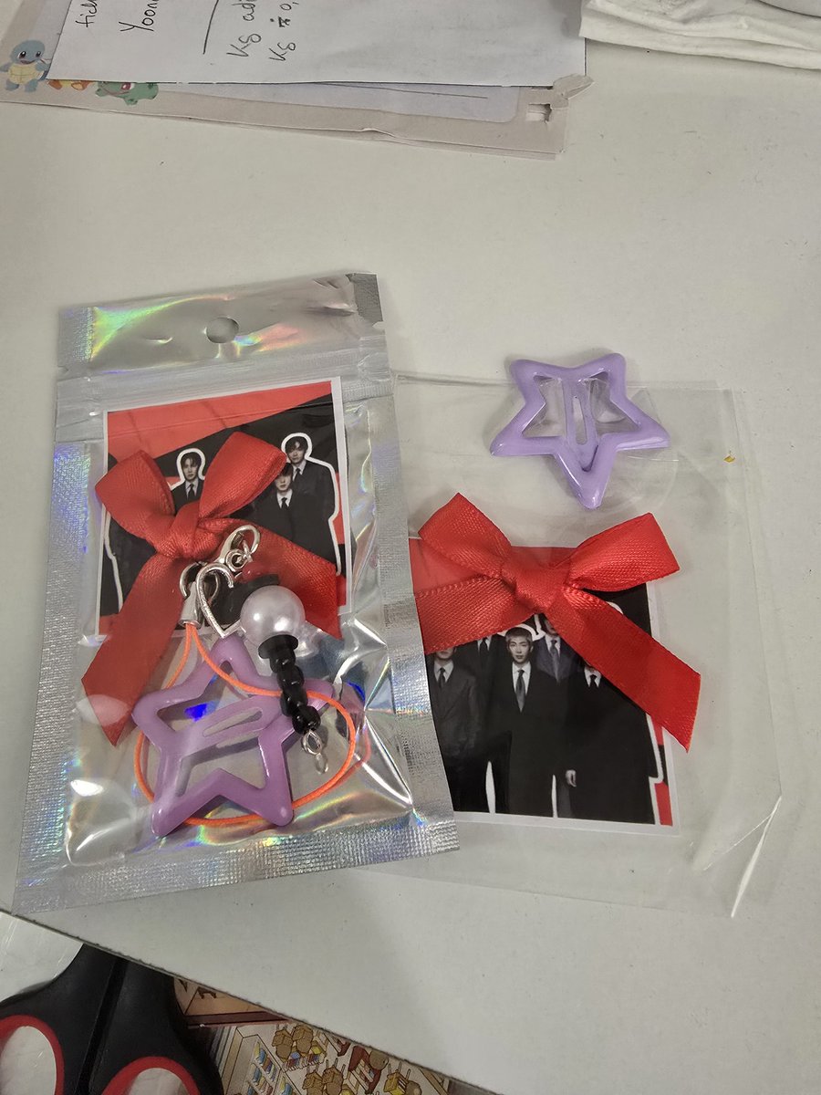 sollago1's tweet photo. Me acaba de llegar el freebie de @Minyoonshadow_ que ilusión!!! Es precioso socorro 🥰🥰 https://t.co/rfzJsQiRdJ