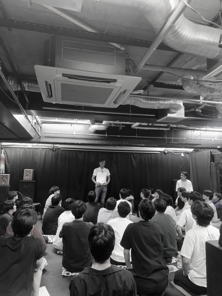 nagarerukumoyo6's tweet photo. #流れる雲よ2026

本日より、『流れる雲よ2026』のお稽古がスタートしました！

初日は座学から。

作品の背景や時代、当時を生きた方々の想いなどについて改めて学ぶ、とても大切な時間となりました。

これから、熱く濃い夏が始まります。

きっと、この夏を終える頃には、お稽古初日とはまた違う表情になっていると思います。

座組全員で力を合わせて、今年の流れる雲よを大切に創り上げてまいります。

応援のほどよろしくお願い致します。

この夏、『流れる雲よ2026』をぜひ劇場でご観劇いただけたら嬉しいです。