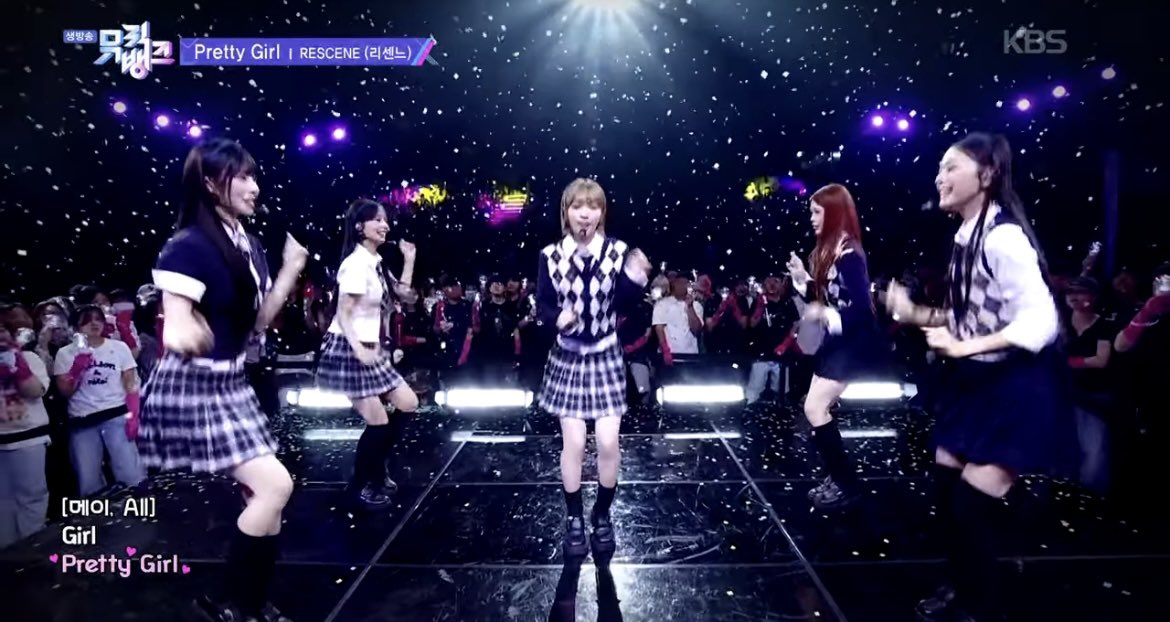 keitadj3's tweet photo. #RESCENE、#KARA の伝説的な「ピンクのゴム手袋」応援を再現（ミュージックバンク）

これは、2008年にKARAが「Pretty Girl」で活動していた当時、ファンがステージ上のゴム手袋をイメージした手振りの振り付けに合わせてピンク色のゴム手袋を着けて応援したことに由来するものだ。 https://t.co/SuYaVKBUOY