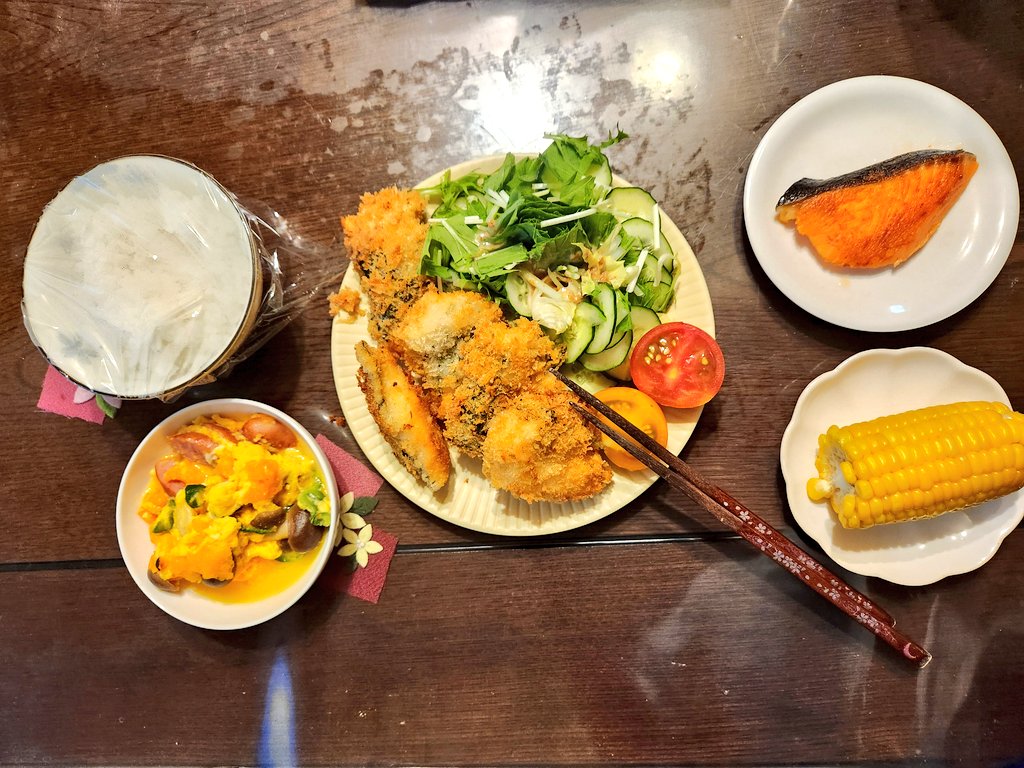 str1783's tweet photo. 最近のご飯 https://t.co/9idRBGJ8cm