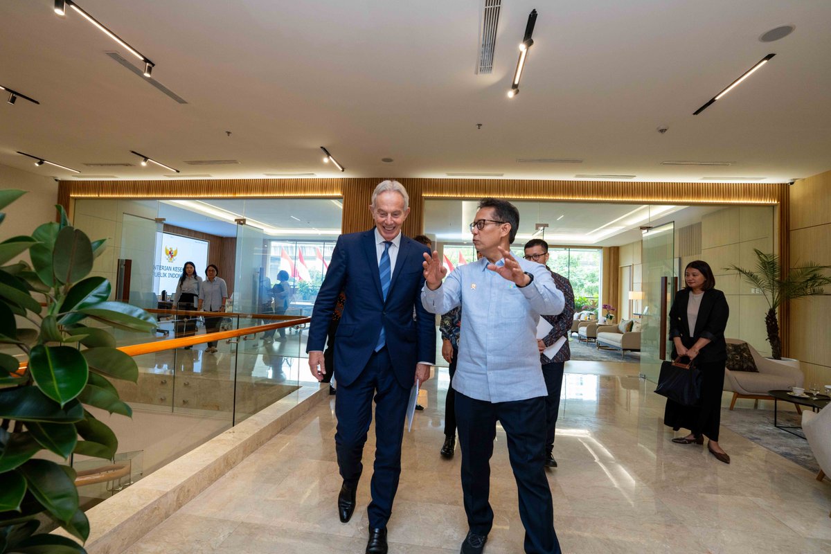 InstituteGC's tweet photo. Tony Blair visited Indonesia this week, meeting President Prabowo Subianto and senior government leaders to discuss how technology can help deliver better outcomes for citizens.

Discussions focused on digital public infrastructure, AI, healthcare, investment and public-sector reform, reflecting Indonesia’s ambitious digital transformation agenda.

TBI is proud to support Indonesia’s efforts to build more effective, citizen-centred public services through technology, and we’re grateful to our partners across government for their collaboration and warm hospitality.

We look forward to continuing this work together.

[Image 1 credit: President Prabowo Subianto documentation team]