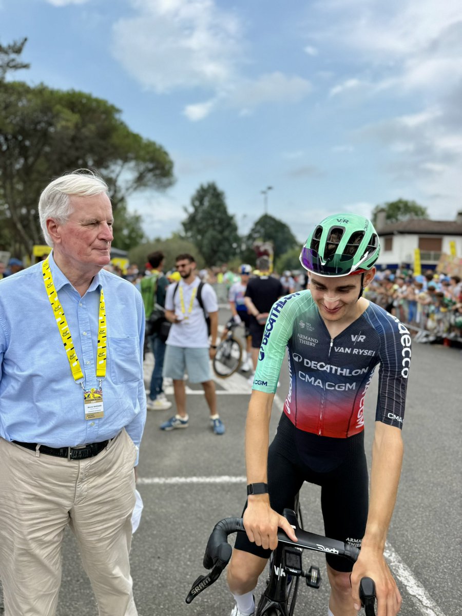 MichelBarnier's tweet photo. Paul Seixas, petit prince du cyclisme français ! 🇫🇷

@LeTour https://t.co/GzXaLyq8l1