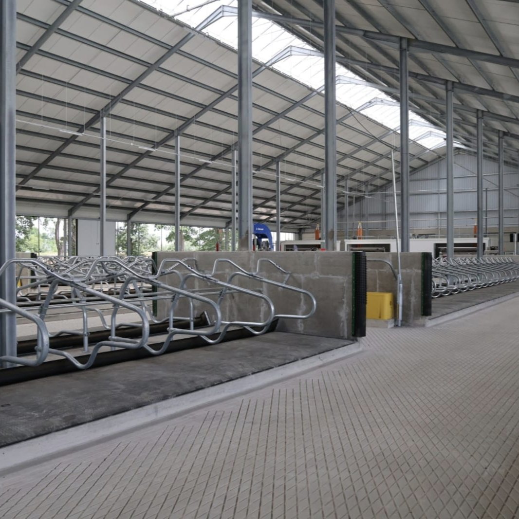 holsteinpress's tweet photo. Pełna automatyzacja doju na fermach Przedsiębiorstwa Rolnego Długie Stare.
https://t.co/mo3Jv47zNw https://t.co/UxSt8unHQk