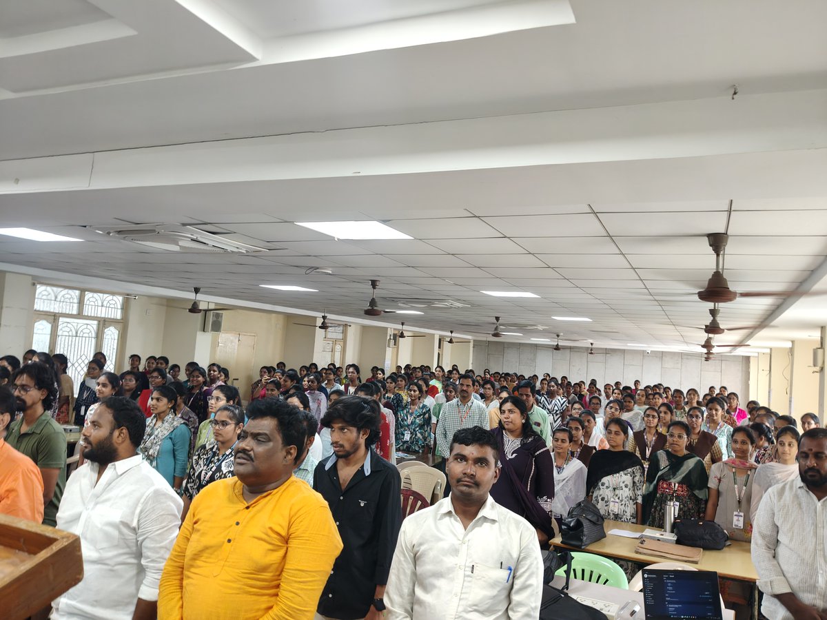 Bjp4Guntur's tweet photo. డా. శ్యామ ప్రసాద్ ముఖర్జీ 125వ జయంతి సందర్భంగా పుల్లడికుంటలోని మలినేని ఇంజనీరింగ్ కళాశాలలో బీజేవైఎం గుంటూరు జిల్లా అధ్యక్షులు తుంగ యశ్వంత్ గారి ఆధ్వర్యంలో విద్యార్థులతో హాల్ మీటింగ్ నిర్వహించడం జరిగినది, ముఖ్య అతిధిగా జిల్లా అధ్యక్షులు చెరుకురి తిరుపతిరావు గారు పాల్గొన్నారు. https://t.co/c204xn9HtE