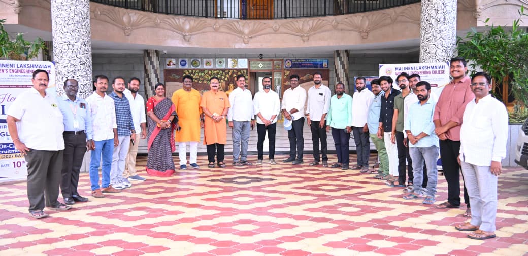 Bjp4Guntur's tweet photo. డా. శ్యామ ప్రసాద్ ముఖర్జీ 125వ జయంతి సందర్భంగా పుల్లడికుంటలోని మలినేని ఇంజనీరింగ్ కళాశాలలో బీజేవైఎం గుంటూరు జిల్లా అధ్యక్షులు తుంగ యశ్వంత్ గారి ఆధ్వర్యంలో విద్యార్థులతో హాల్ మీటింగ్ నిర్వహించడం జరిగినది, ముఖ్య అతిధిగా జిల్లా అధ్యక్షులు చెరుకురి తిరుపతిరావు గారు పాల్గొన్నారు. https://t.co/c204xn9HtE