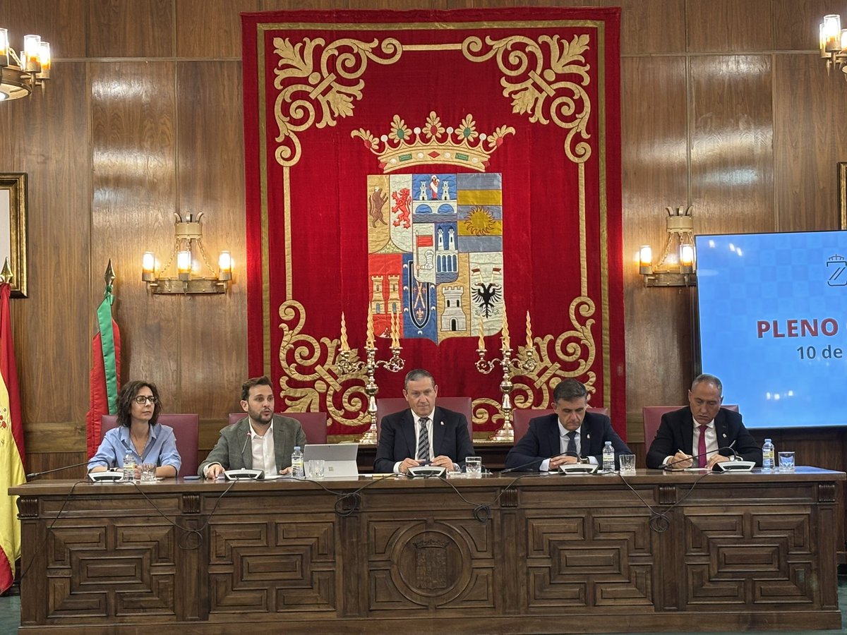 dipuzamora's tweet photo. La #DiputaciónDeZamora ha aprobado en el #PlenoOrdinarioJulio la adjudicación de la gestión del @ramoscarrionza para los próximos 2 años.
También a las actuaciones en colegios del medio rural y al derribo del puente de la ZA-P-2102. https://t.co/aCvUJZlFSk