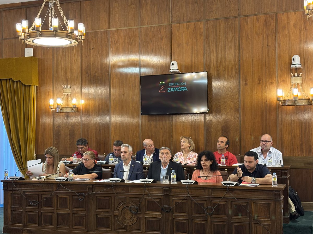 dipuzamora's tweet photo. La #DiputaciónDeZamora ha aprobado en el #PlenoOrdinarioJulio la adjudicación de la gestión del @ramoscarrionza para los próximos 2 años.
También a las actuaciones en colegios del medio rural y al derribo del puente de la ZA-P-2102. https://t.co/aCvUJZlFSk