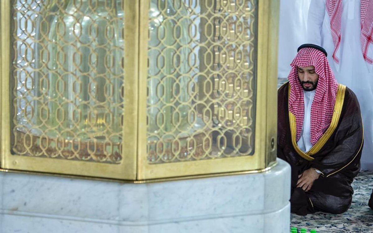 ASNA_20's tweet photo. ومثل النخيل خلقت أنا و هامتي فوق
ما عتدت أنا احني قامتي إلا فصلاتي

الله يعزك ويديمك وينصرك سيدي 💚🇸🇦 https://t.co/qx7MgsOS5j