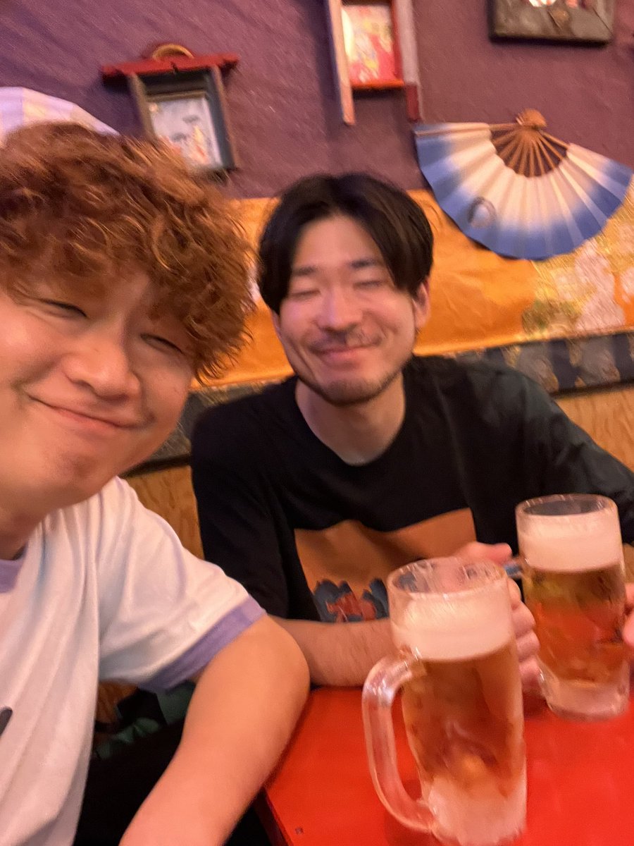 ikuro9's tweet photo. 発売したよー！！

今ふたりで飲んでます

カワキンの生演奏良すぎた話をしました https://t.co/toy82zZ4YW