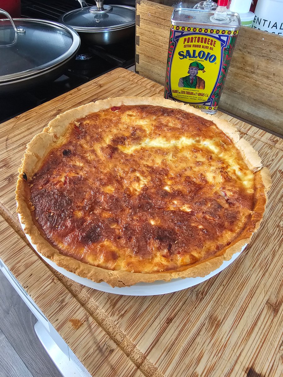 CanePhilip's tweet photo. Italian sausage and red pepper quiche..... https://t.co/g9tKCAU6br