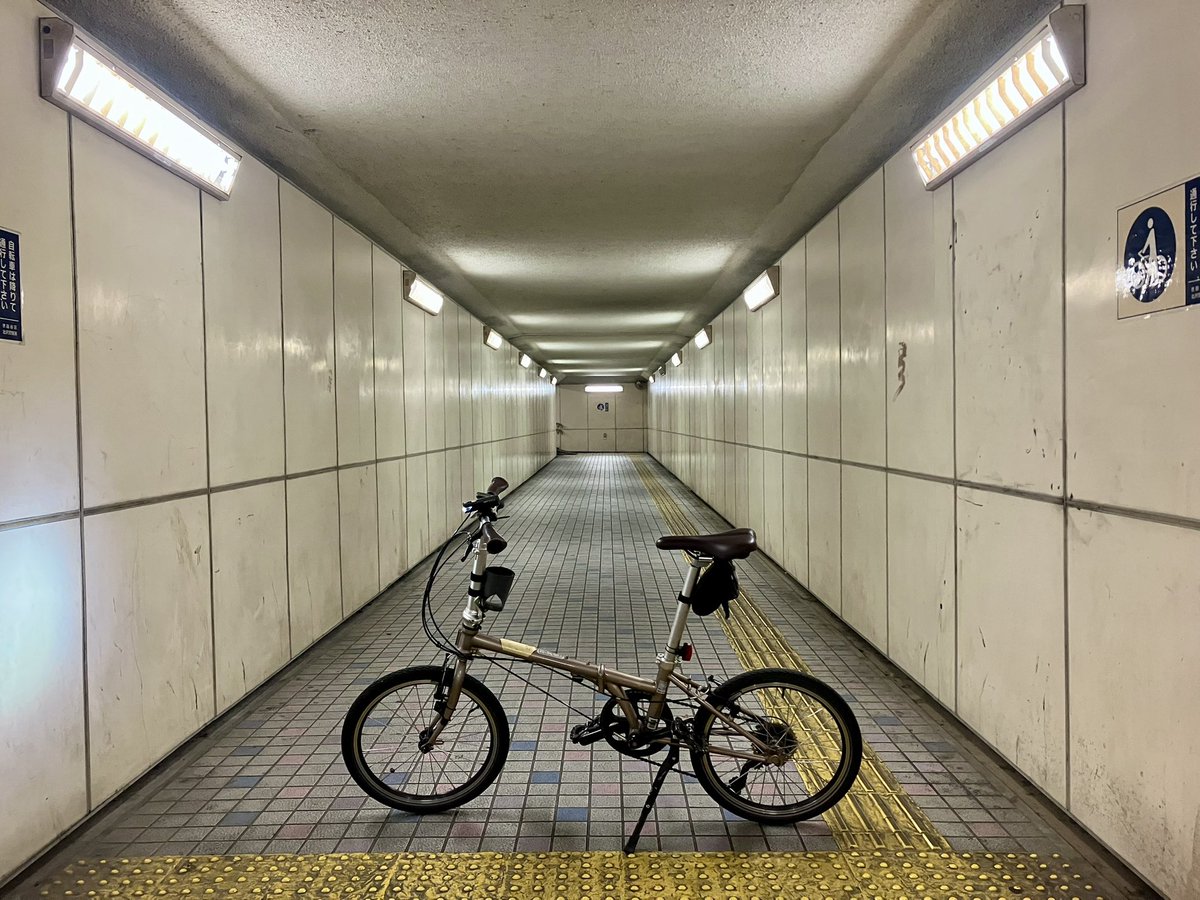 takedome2's tweet photo. #チャリ通
#世田谷線
#猫電車

2時間残業して後楽園に着くと、まだ少しだけ明るさが残る空😊
大久保通りを行き神田川ルートで下高井戸に着くと猫電車君と久々の再会🐱🤣👍
ラッキー✌️ちょっと疲れた気分がひっくり返りました（笑）今週もお疲れ様でした🙏🏻 https://t.co/E74CB4EtDB