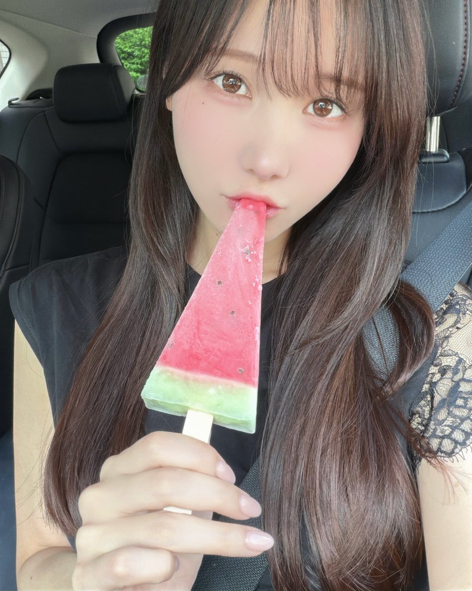 snexxxxxxx's tweet photo. 暑い日に食べたくなるものは？🍉🧊 https://t.co/Py6dVv2Nbv