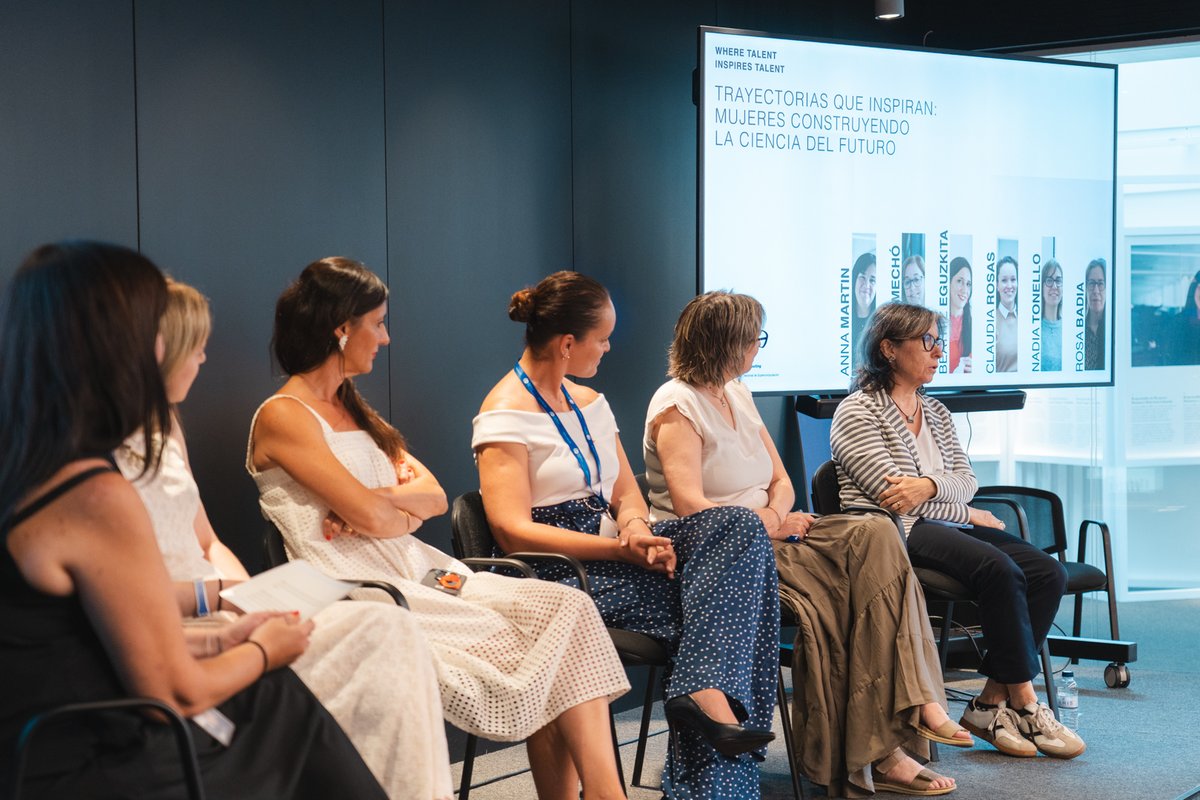 BSC_CNS's tweet photo. 💫 Nos hace mucha ilusión presentaros la exposición #WomeninBSC: Where talent inspires talent.

📸 Una muestra fotográfica que recorre la trayectoria de 22 mujeres del BSC y que busca dar visibilidad a su contribución en el avance de la ciencia desde disciplinas, trayectorias y roles muy diversos.

🫶Gracias a las mujeres que han participado en la exposición por su trabajo y por ser ejemplo e inspiración para las niñas que hoy sueñan con cambiar el mundo desde la ciencia y la tecnología.

➡ https://t.co/3JeTy1RMQ7