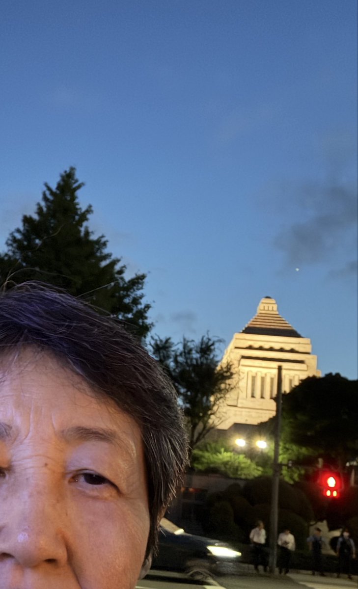 senokiyo's tweet photo. おおぜいの人々が「高市辞めろ」
と叫んでました。 https://t.co/mzom5rKsYY
