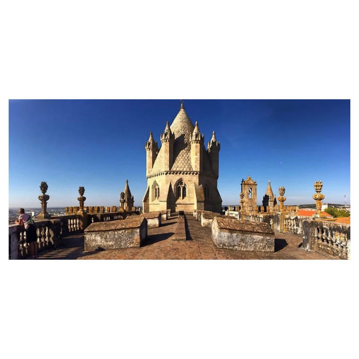 edu_walkabout's tweet photo. 📍Sé Catedral de Évora 🇵🇹

#evora #alentejo #walkabout https://t.co/DA5xbRyfu1