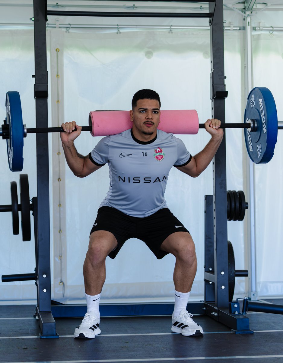 Shabab_AlAhliFC's tweet photo. 📸 التدريب الصباحي للفرسان بمعسكر النمسا

#شباب_الأهلي
#معسكر_الفرسان https://t.co/8BScSbn3o6