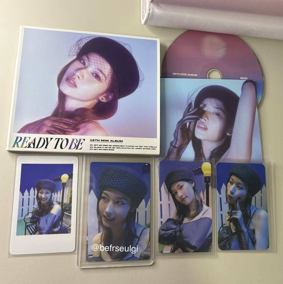 befrseulgi's tweet photo. obcecada pela sana look velório do marido rico https://t.co/DiOdzf0EXV