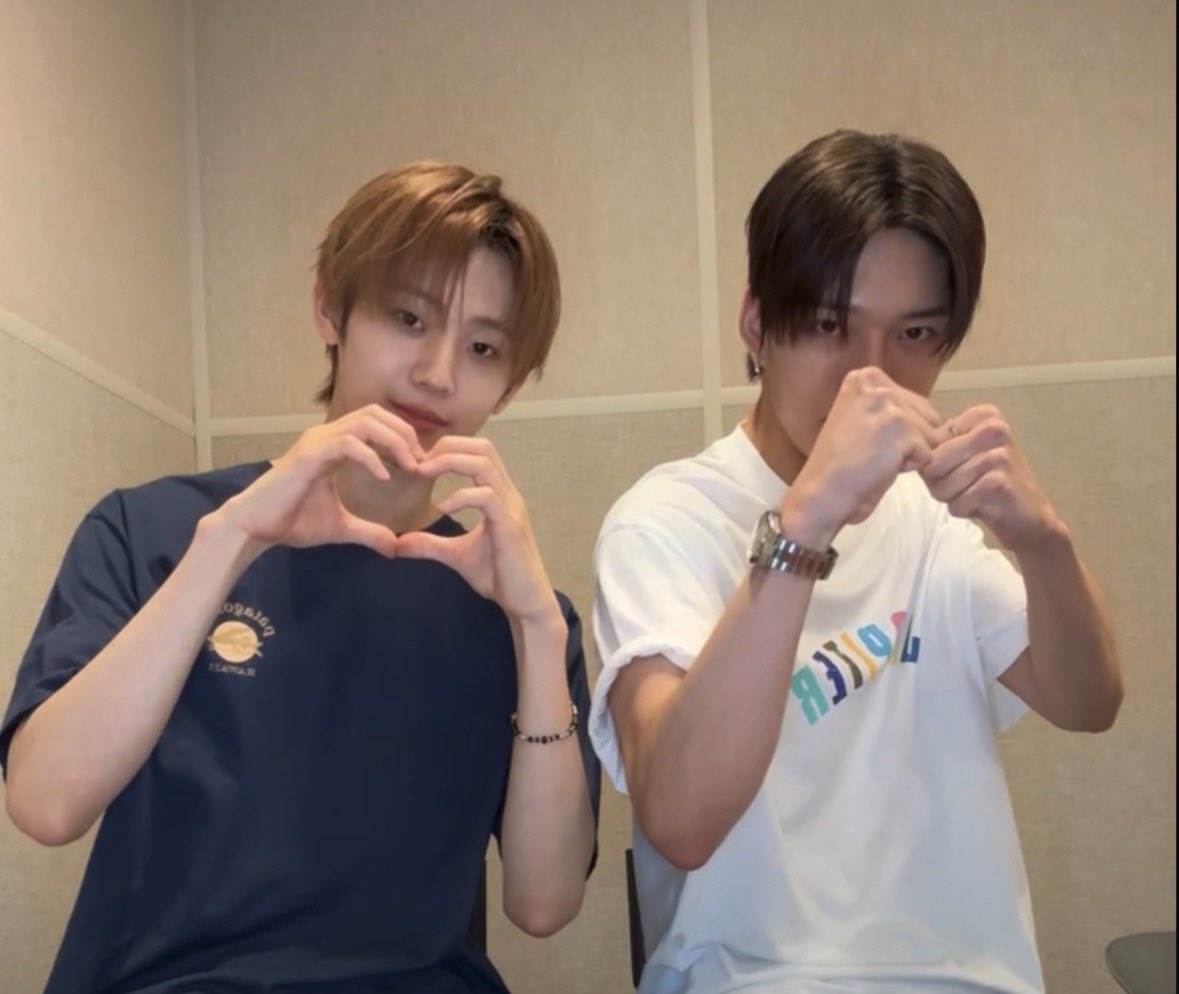 Teayaa0's tweet photo. 아이잘하네🥰🥰🥰🥰 https://t.co/wiBIoABjR1