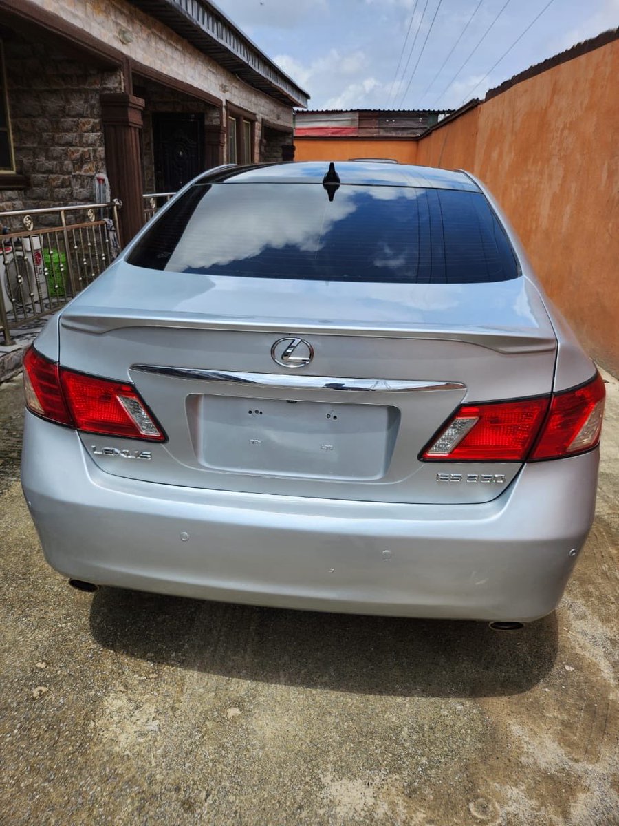 Olajide294's tweet photo. 📍Awoof deal 
📍Lexus es350 2008
📍Registered but barely driven 
📍Toks standard 🇳🇬 
📍2025 on custom 
📍 First body 
📍Perfect engine and gear 
📍Chilling AC
📍First user
📍Barely driven
📍2025 entry
📍Price:6.7M  to owner now 
settle 200k 
Contact Me 08124561631 
📍 Surulere https://t.co/mutxMBzaz2
