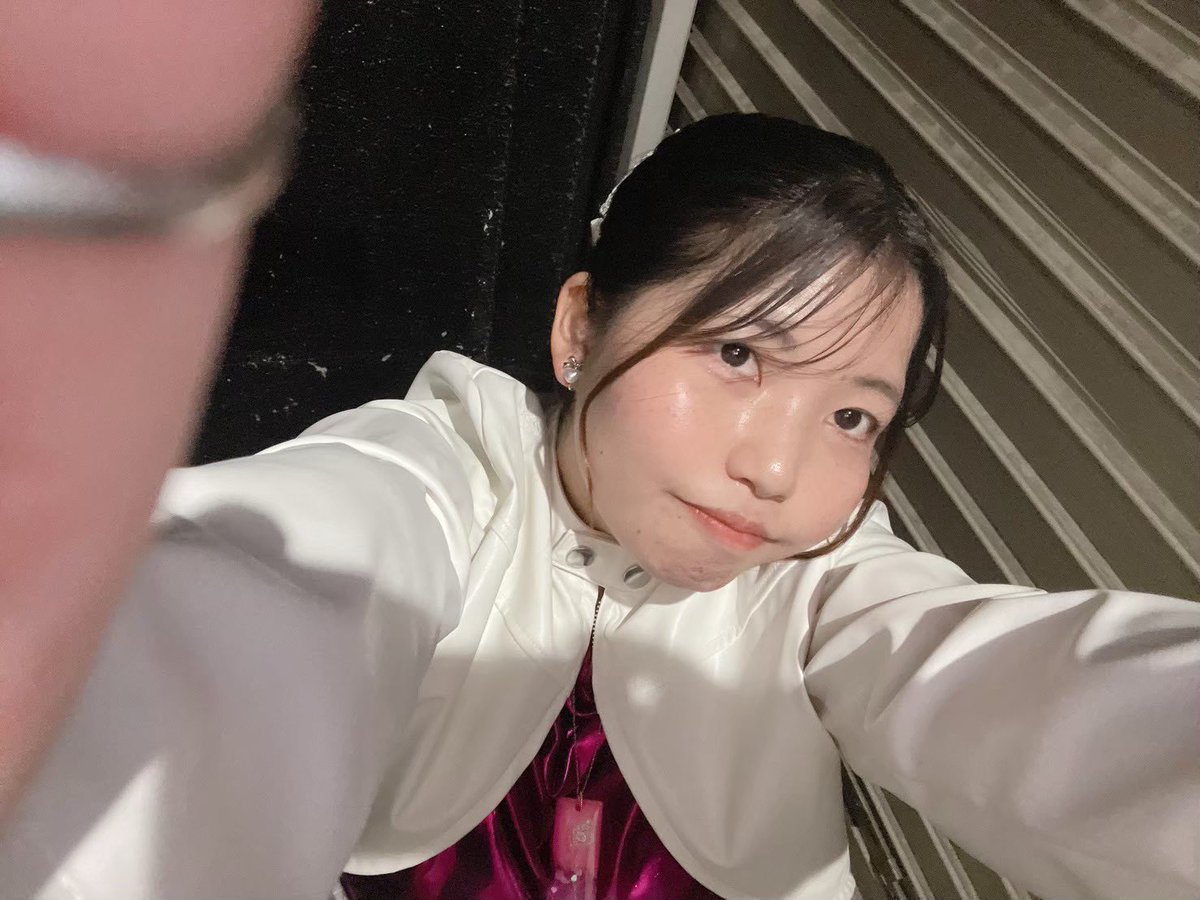 rui_smile_SL's tweet photo. いよいよ明日っ‼️✨️

公式様にも書いてある通り、
開始時間が【　12:20　】なので間違えないようにっ‼️☝️

(るぃさんがトップバッターなので、るぃなーのみんなは尚更、間違えないでくださいね！？)

るぃさんも明日に向けて練習し終えたので、あとはいっぱいいっぱい寝るだけ‼️

明日は楽しもねっ👊 https://t.co/yjoKg0rxl1