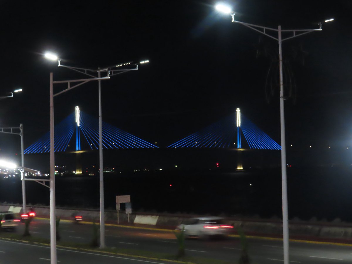bicepsniaiah's tweet photo. So happy to witness CCLEX light up with color blue for AIAH and BINI 🥹💙

 #ProjectFreQUEENcy https://t.co/xaR0yfIOoy