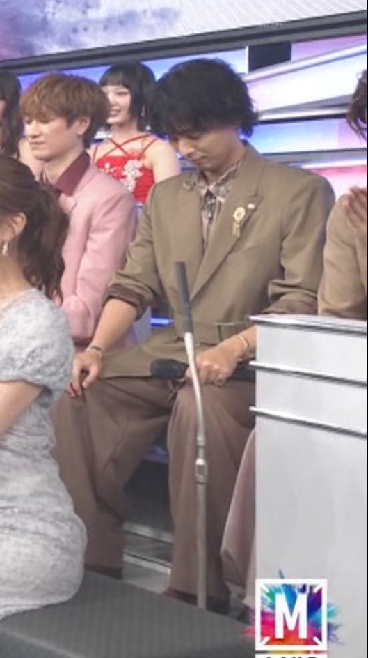 cyomesukexxx's tweet photo. ちょうどMCの間で全身映ってるから自分の衣装大丈夫か確認してんだけどかわいwwww https://t.co/Gc6PSFfnsr