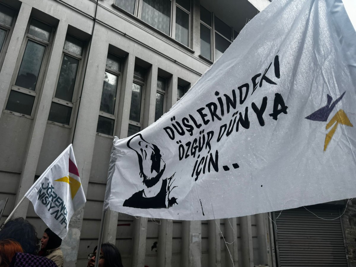 inisiyatifistan's tweet photo. Ali İsmail Korkmaz 13 yıl önce bugün polis ve sivil faşistlerin işbirliği sonucu katledildi.

Gezi'den 19 Mart'a kuşandığımız isyanla Ali İsmail'in düşlerindeki özgür dünya için mücadeleyi büyütmeye devam edeceğiz.

🚩Ali İsmail Korkmaz'ın yoldaşları burada! https://t.co/Utoge0v9qJ