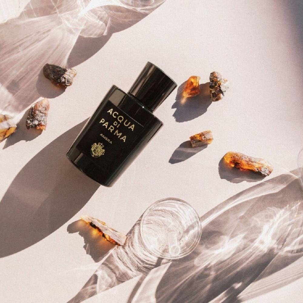 NotwanePharmacy's tweet photo. Ambra Eau de Parfum is an elegant woody-aromatic fragrance from Acqua di Parma's Signature Collection. It features a sophisticated blend of Calabrian bergamot, orange, and petitgrain, followed by a warm, sensual dry-down of ambergris, sandalwood, cedar, and vanilla. https://t.co/RdyVuVyZTh