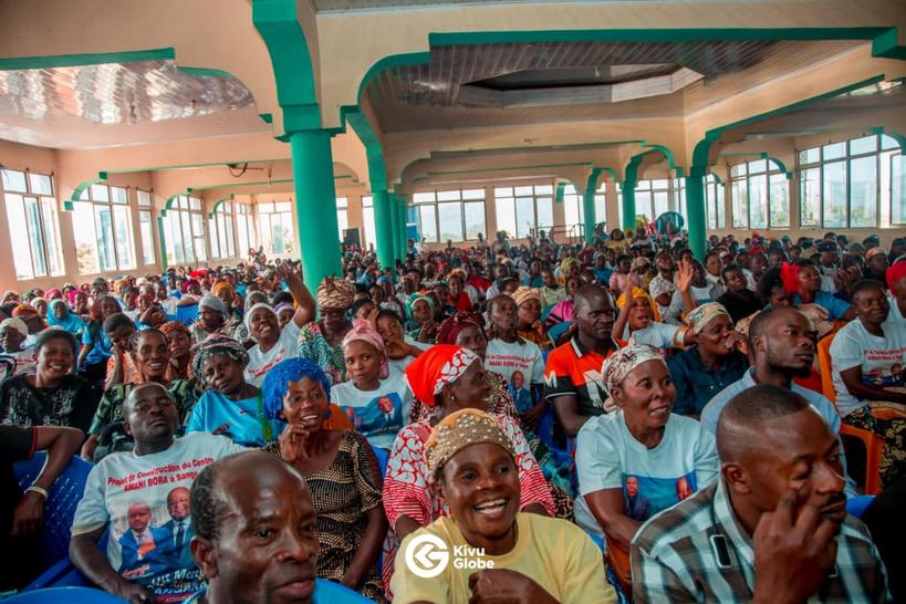 FlorentinBulen1's tweet photo. Le Député national Claude MISARE a lancé ce mercredi 8/7/2026 un projet d'appui financier aux victimes d'agression rwandaise dans la région d'Uvira en vue de la reprise de leurs activités de petit commerce. https://t.co/6JmUqxofDk