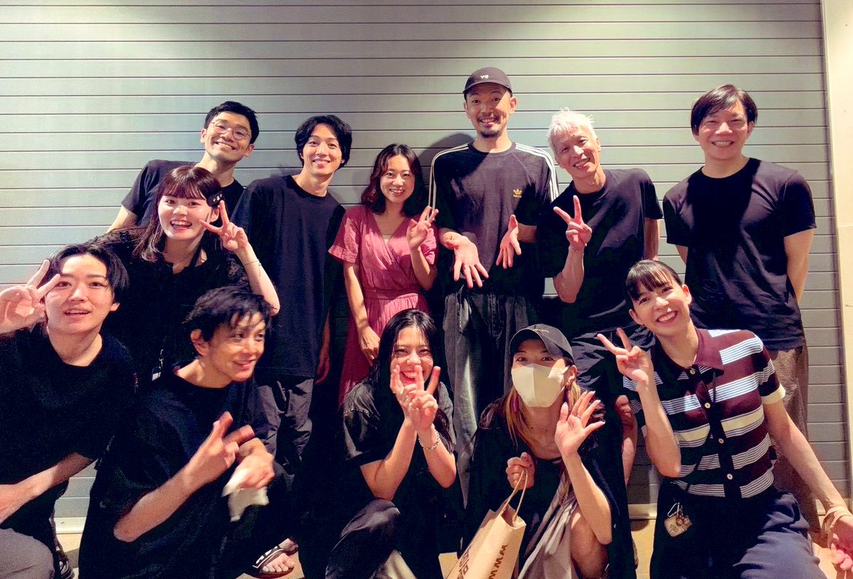 hidedas0915's tweet photo. 本日もご来場
誠にありがとうございました！

今日もファミリーが来てくれました！
感謝感謝!

残り2日あと3回！
もっと素敵に美しく残酷に。

#DAZZLE結成30周年記念公演
#花ト囮
#DAZZLE https://t.co/HO8RjCnhU7