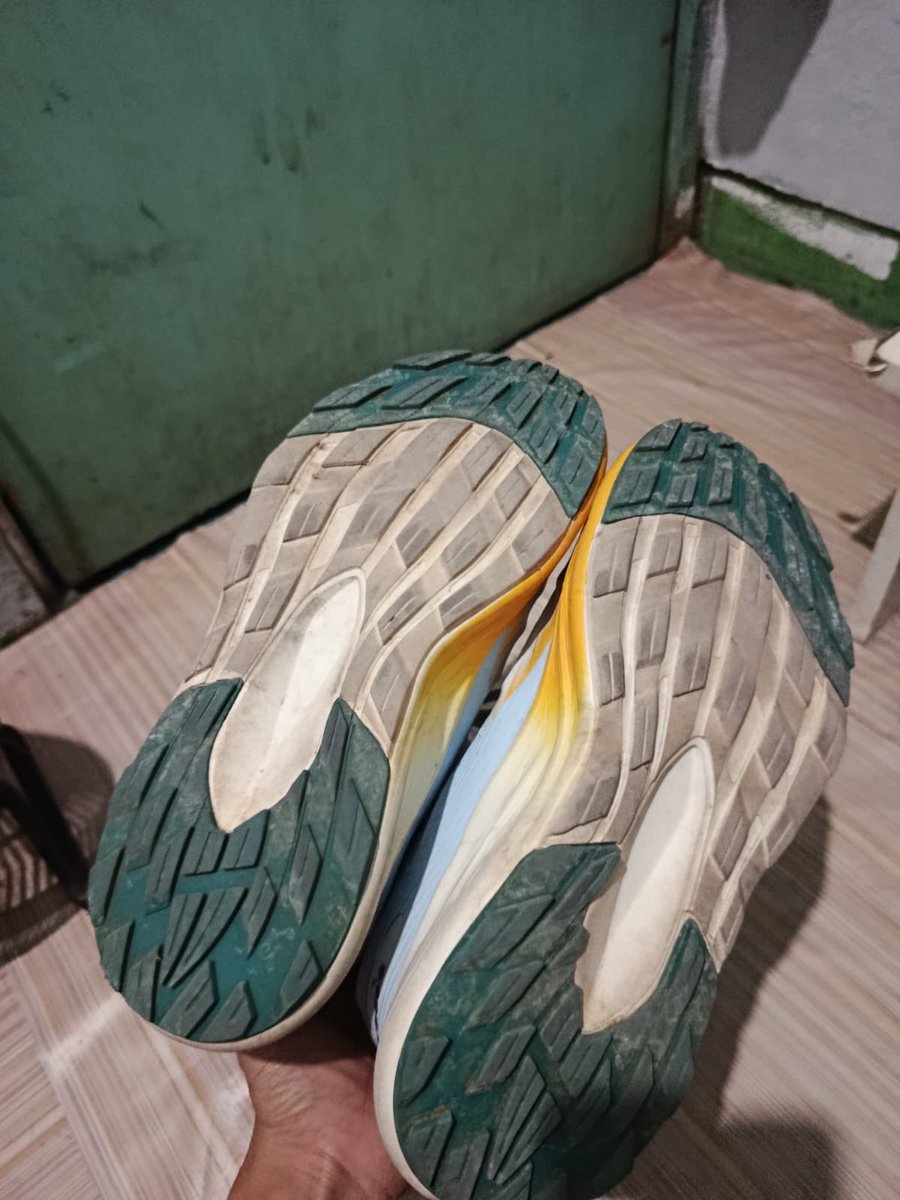 imabell_'s tweet photo. WTS
sepatu bekas merk diadora nailes unisex size 40, kelengkapan sepatu, box. minus kotor aja
harga 500k nego. 
lok sambiroto, cod bisa

#zonauangㅤ #zonajajan #sepatubekas https://t.co/haMo2Pldr2