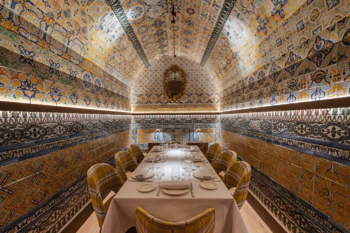 Magicalspain's tweet photo. Madrid’s most beautiful tavern: Taberna Los Gabrieles. https://t.co/e2f7cvTcol