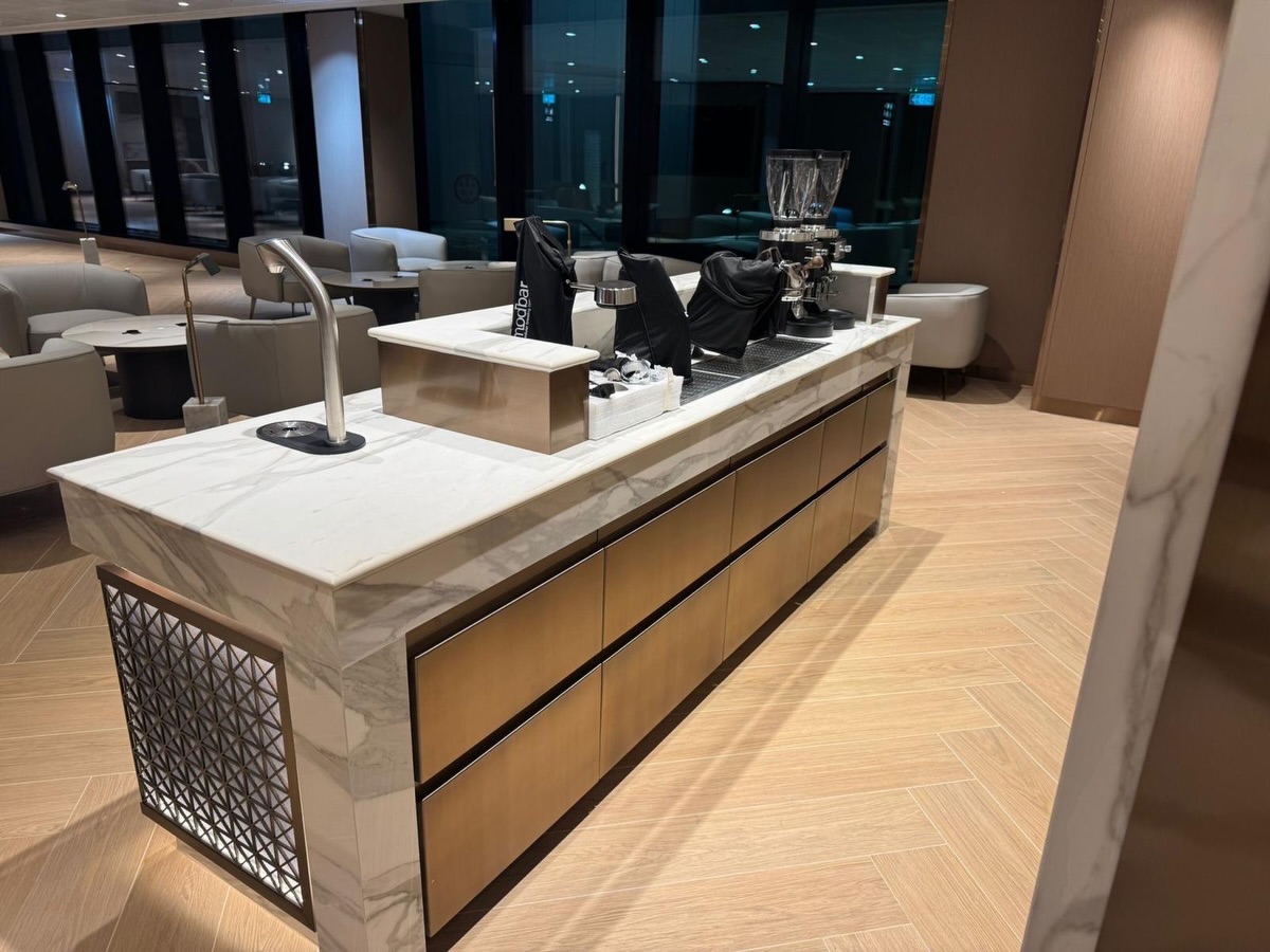 broadwaybrass's tweet photo. Emirates business lounge completed, electroplated at our factory and installed, this is one of many new lounges being built.
Learn More: https://t.co/QHxekgdcOC

#Copper #Copperplating #Antiquecopper #CopperPlated #CopperFinish #Satin #SatinNickelPlating #broadwaybrass https://t.co/IxkeXVlFvf