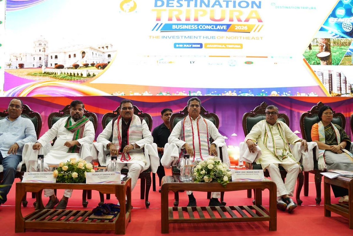 MDoNER_India's tweet photo. Destination Tripura Business Conclave 2026 opened in the presence of Hon'ble Chief Minister of Tripura @DrManikSaha2  and other dignitaries. The conclave is expected to witness the signing of over 250 MoUs, unlocking investment opportunities worth approximately ₹1 lakh crore. The MoUs mark a significant step towards attracting new investments, accelerating industrial growth and strengthening Tripura's journey as an emerging investment destination in Northeast India.

#MDoNERIndia #DestinationTripuraBusinessConclave
#Tripura