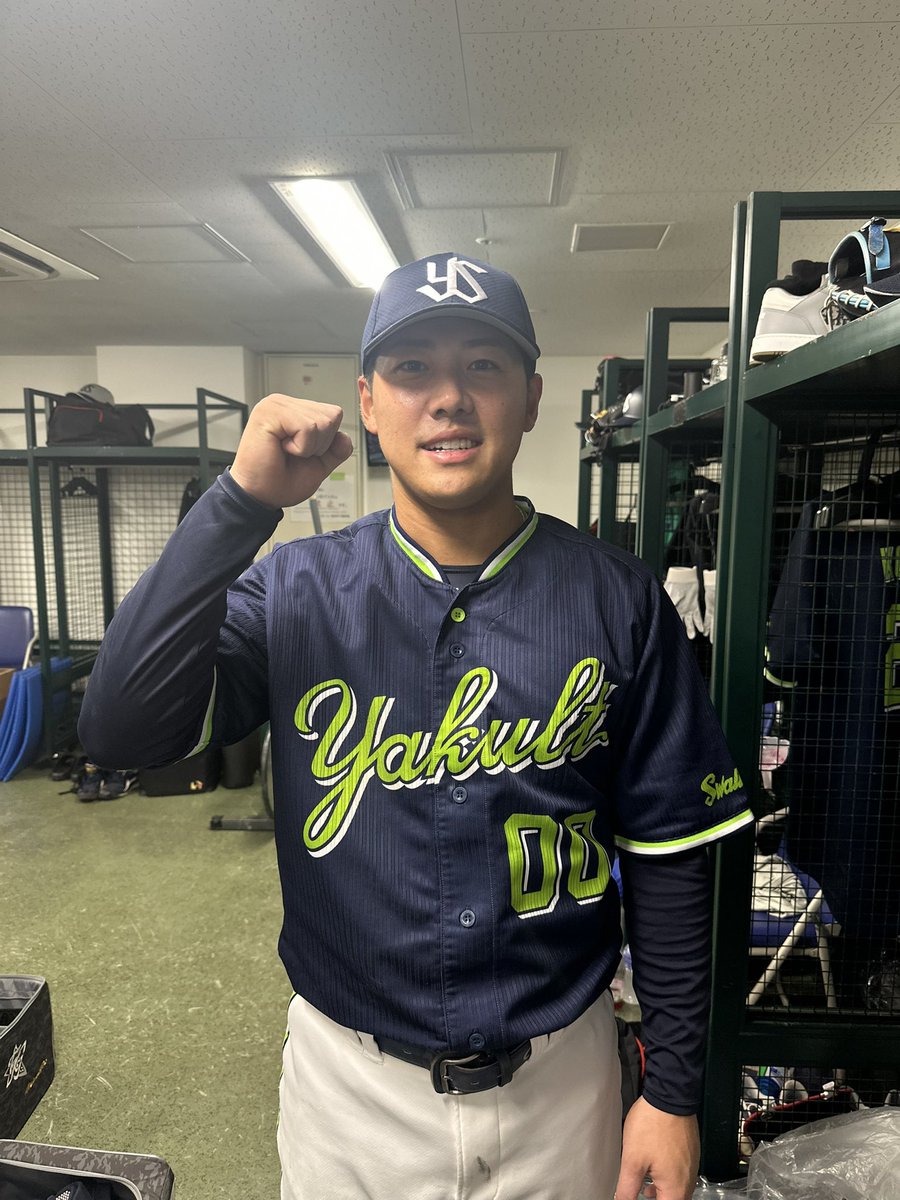 swallowspr's tweet photo. #高橋奎二 投手
甲子園でNICEピッチング

#赤羽由紘 選手
決勝ホームラン

僅差のゲームで2連勝中
#つば九郎 も #passion も甲子園に来たよ！
明日もお願いします。

#swallows
#燕心全開 https://t.co/2GXukuoMFC