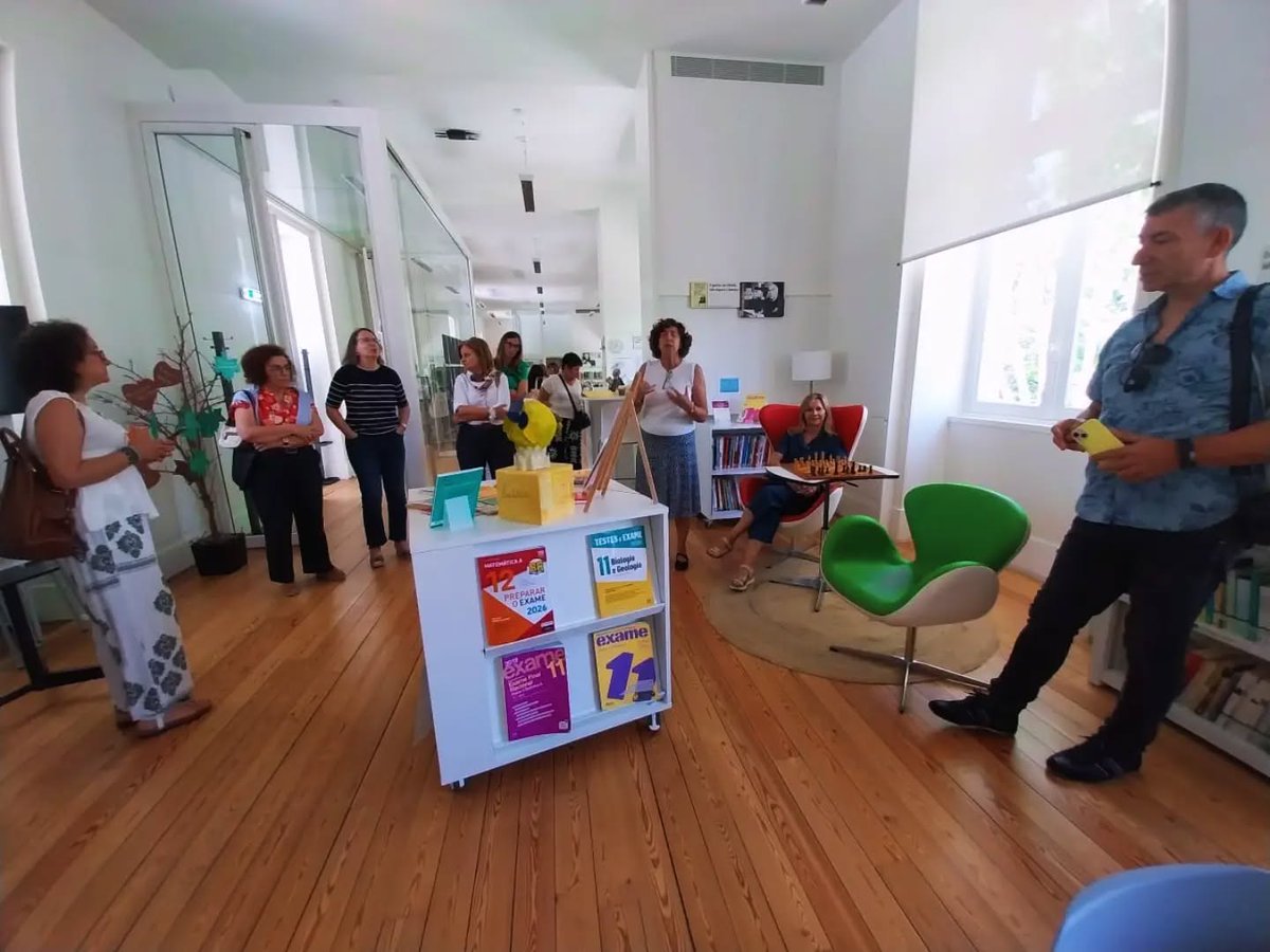 BiblioMunLeiria's tweet photo. 📚✨ Visita Formativa do Grupo de Trabalho da Rede de Bibliotecas de Leiria à Biblioteca e aos espaços da Escola Secundária de Camões, realizada esta manhã.
#rbleiria #bmalv #bibliotecaleiria https://t.co/LsMAE04Oar