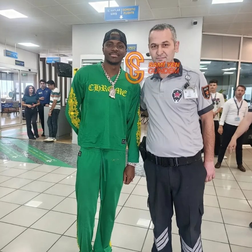 samiyengundem's tweet photo. 🔥 SON DAKİKA - Victor Osimhen, İstanbul'da. https://t.co/lGBH89Qe4q