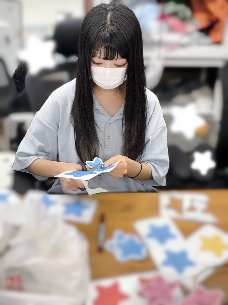 ship_WANPARE's tweet photo. ⭐️ 星 プレゼントのお知らせ ⭐️

7月中のわんだふるぱれーど！が出演するイベントにてお目当て入場していただいたお客様にメンバーの願い事が書かれた【星】をプレゼントいたします🎋

🐾メンバーランダムとなります

たくさんの方にお会いできますように🌌

 #わんだふるぱれーど  #わんぱれ https://t.co/wPtk5kWTtk