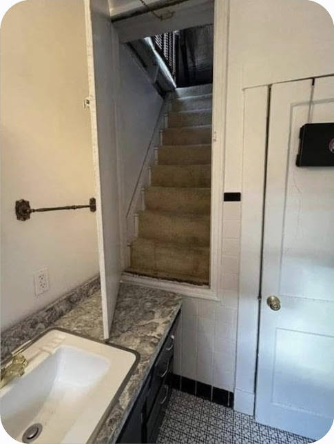 FilmsQuirky's tweet photo. #QuirkyQuestion π€
What's wrong with this work photo?
Absolutely nothing, why not wash your feet everytime you use the stairs π€£ https://t.co/c3Qv9ihSSy