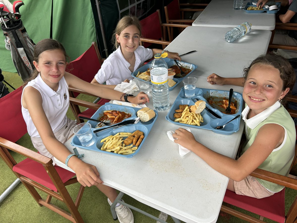 comillasfnx's tweet photo. Última comida en golf 😢 https://t.co/Rip8A4e7K7