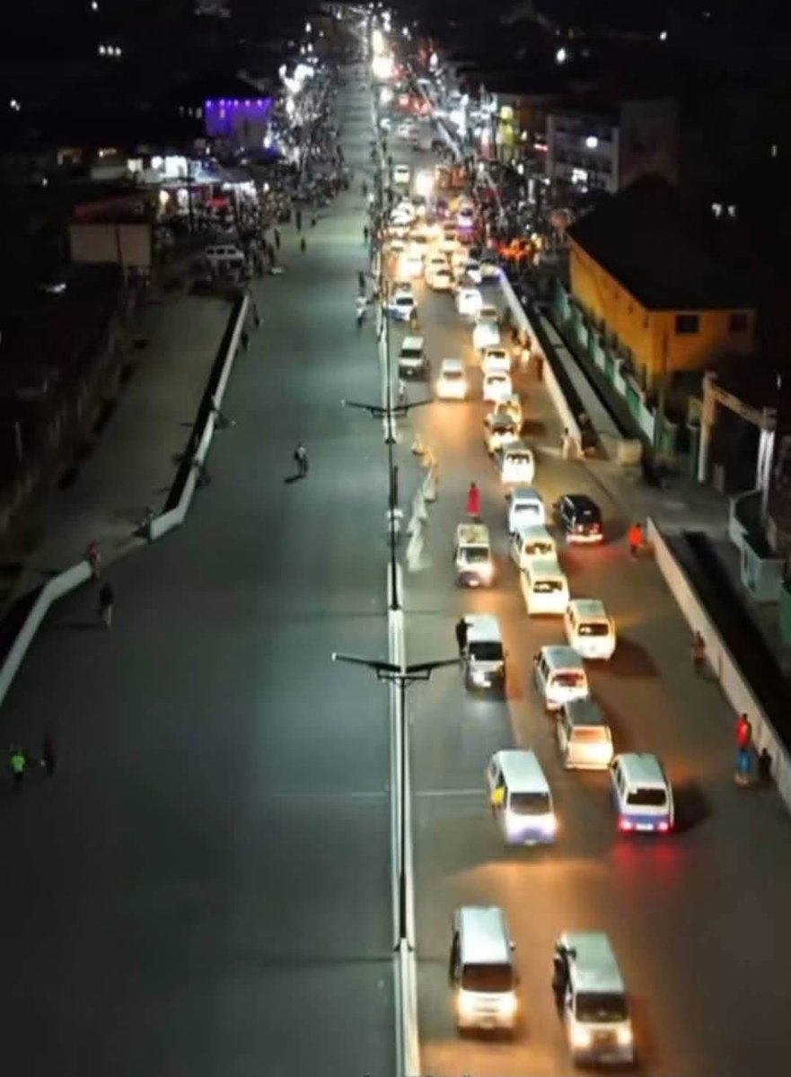 owerri_interior's tweet photo. Here’s the Popular Douglas Road Owerri At Night🔥

This is so beautiful 😍… All thanks to our Governor, Sen. Hope Uzodinma
#imostate #owerri https://t.co/RhLRHK477s