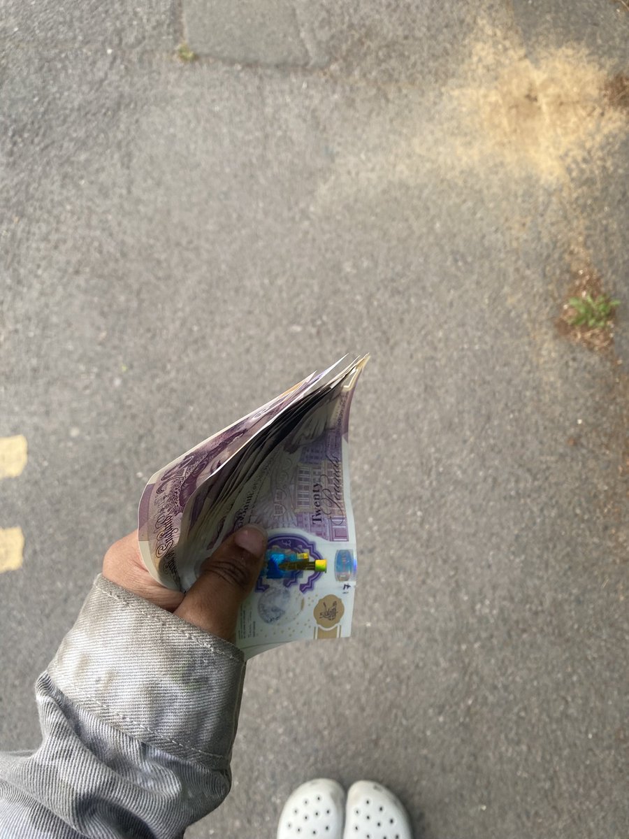 circerose5's tweet photo. Losers approach if your ready to depart with your cash 😏✍🏽 I need some face to face bullying today https://t.co/cVaqNYWQwe