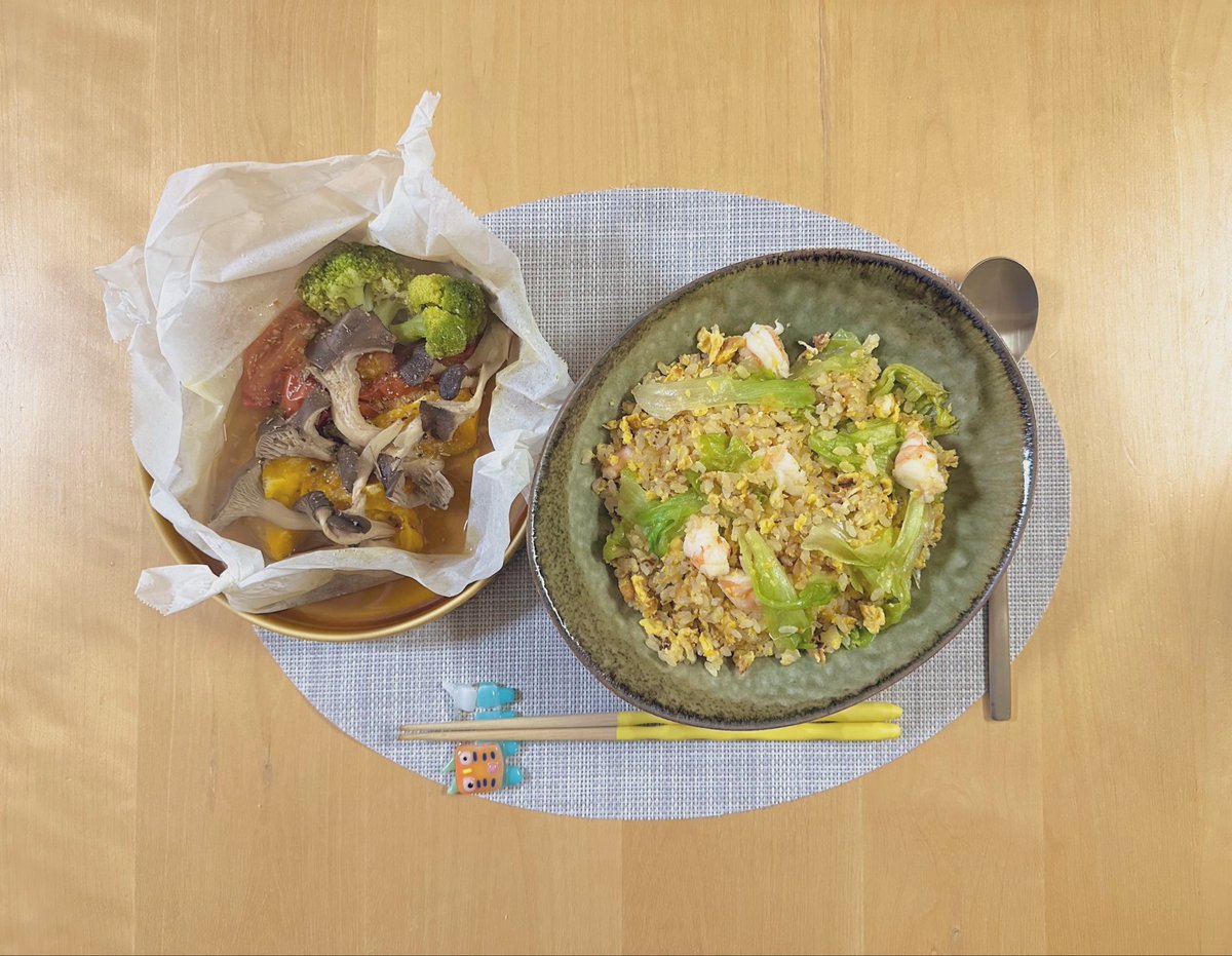291en's tweet photo. 温野菜とエビ🦐レタス炒飯
お皿買えばよかったか🤔
荷物パンパンやったんよねー https://t.co/Iq4OQw4A1o