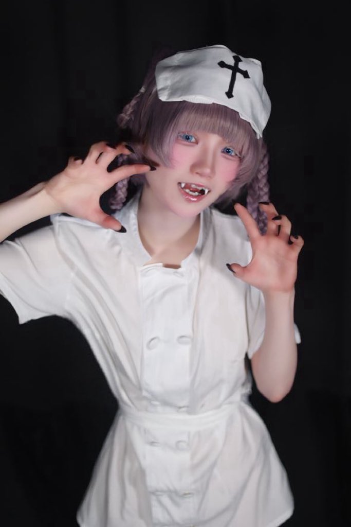 junon_oto's tweet photo. #原作の隣に自分のコスを貼る 
 #七草ナズナコスプレ 
 #よふかしのうたコスプレ https://t.co/tZEmiYwICJ