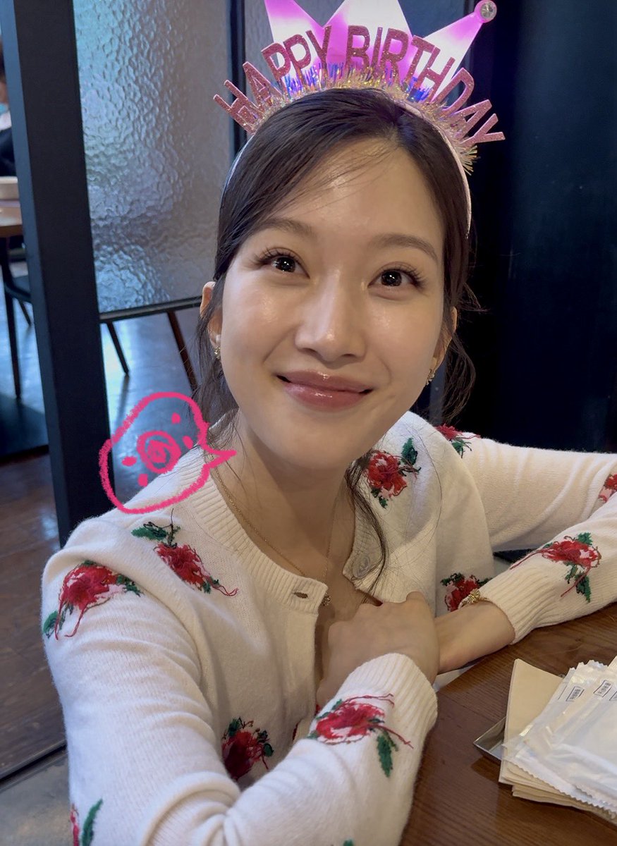 llovethem_'s tweet photo. 이르케 쳐다보면 어뜨카라구... #문가영 🫳🏻🖤 https://t.co/PVZnENopja
