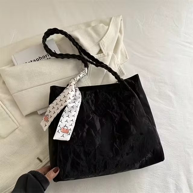 heywasfa's tweet photo. Motifnya kayak bertekstur dan tali tasnya kokoh banget, gak gampang ngelupas buat dipakai harian
🔗 https://t.co/9UsmXU3nCr https://t.co/NPHs3XbZah