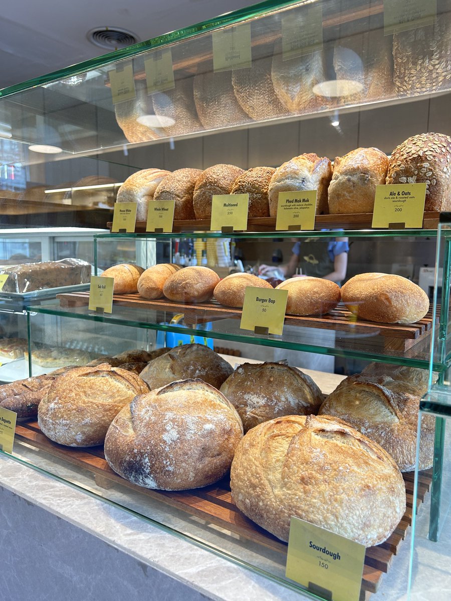 m3owpeach's tweet photo. ☕️🥖 https://t.co/E5nFe5jJcF
